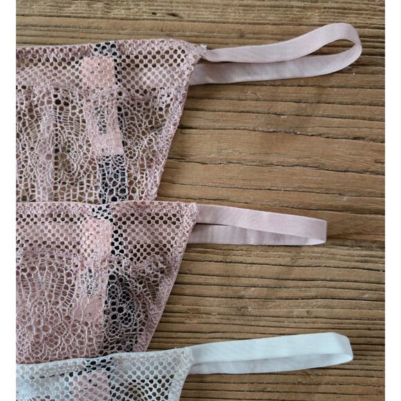 Victoria's Secret V-String Thong 3 piece bundle sz Small New - Picture 2 of 4